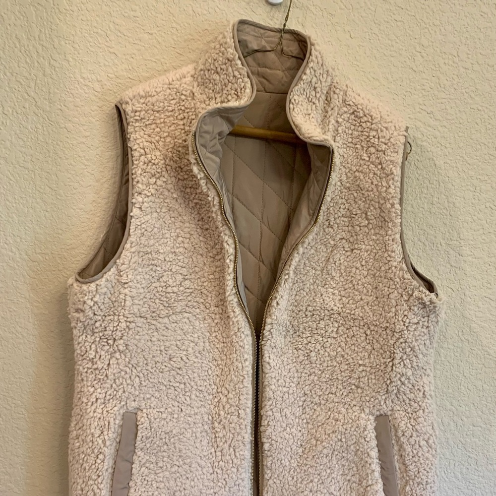 Women’s Reversible Vest